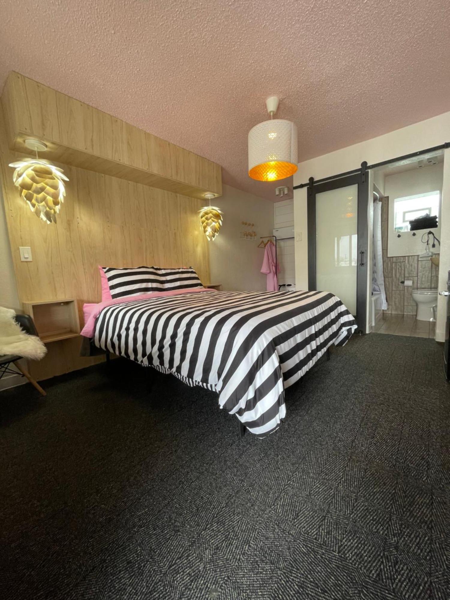 Rainbow Motel Грийли Екстериор снимка